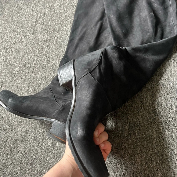 Stuart Weitzman Suede Over the Knee Boots, size 7 - Picture 2 of 9